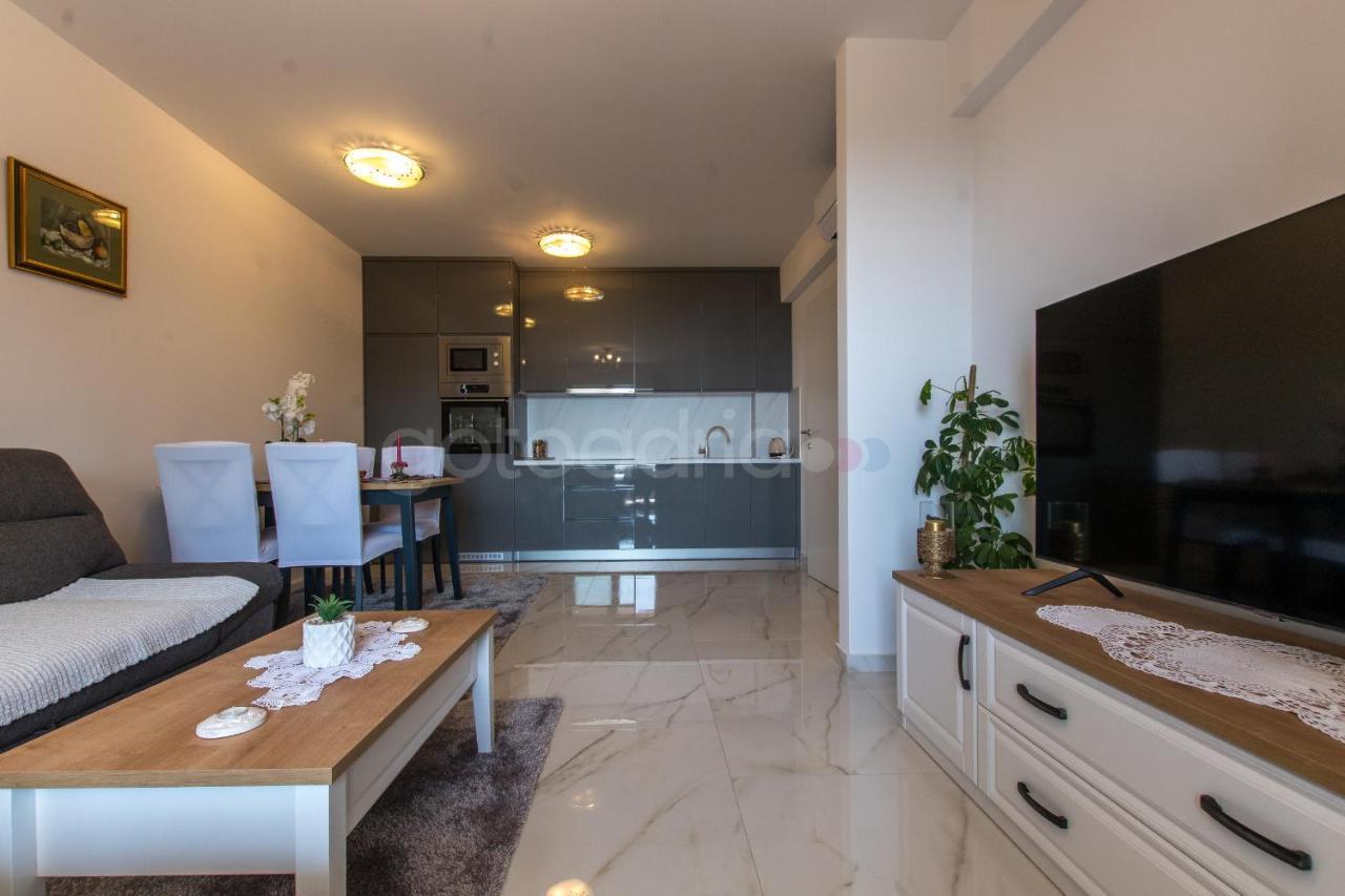 Sea View Apartment Ljiljana Makarska Bagian luar foto